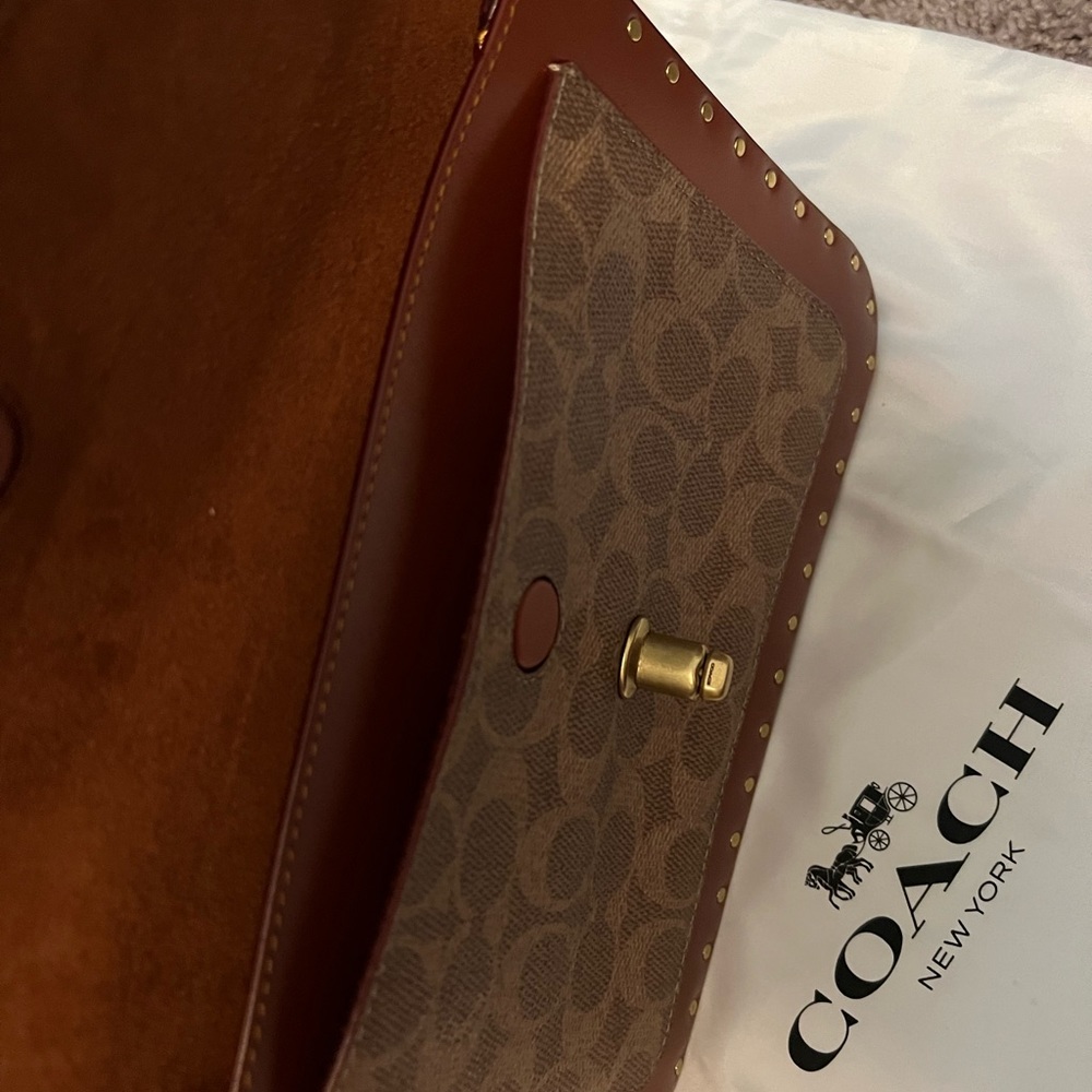 Authentic COACH Madison Handbag - Dust bag included - Picture 8 of 11